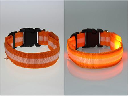 Glow LED Dog Pet Cat Flashing Light Up Nylon Collar Night Safety Collars